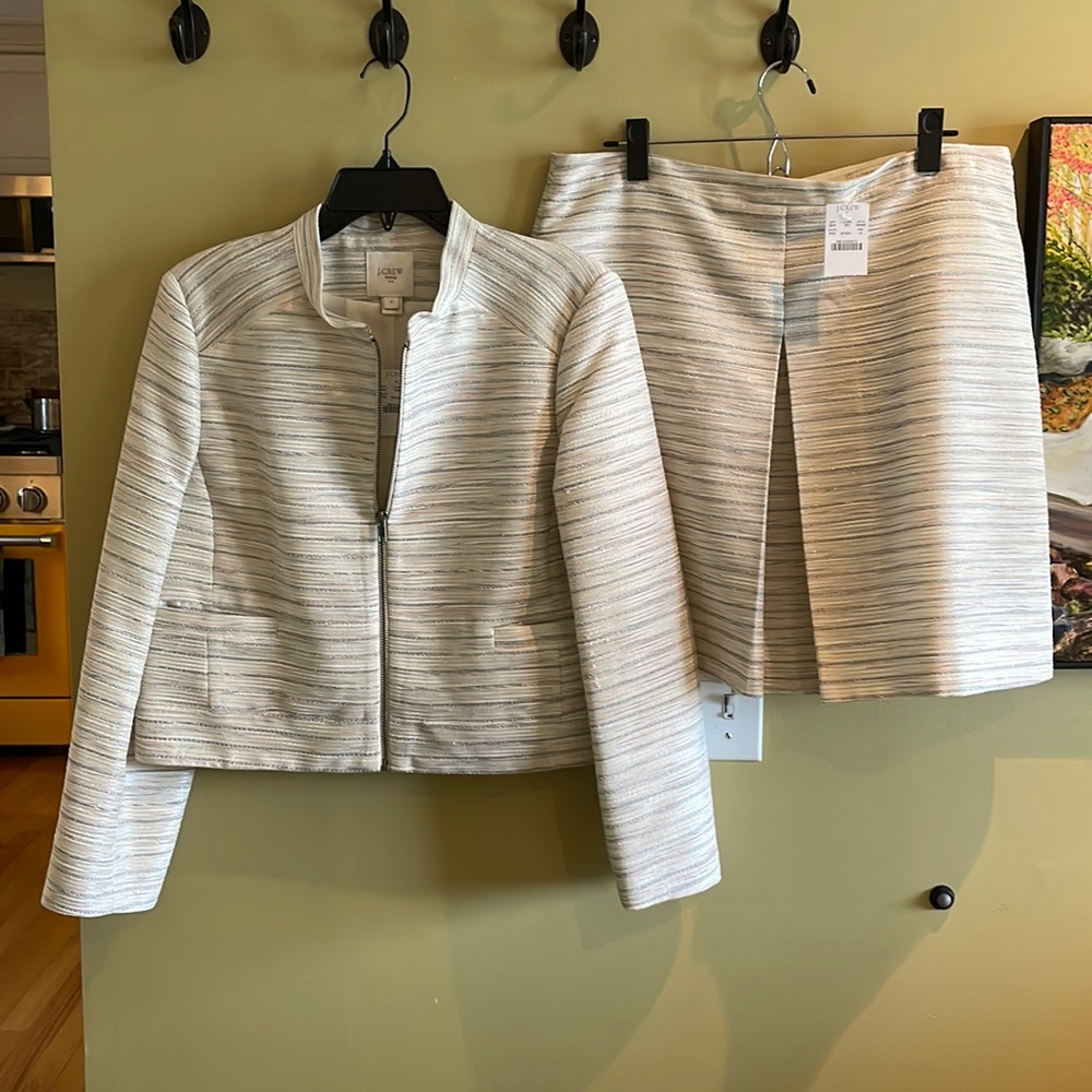 JCREW spring/summer suit, light colored weave w/ metallic threads for dimension